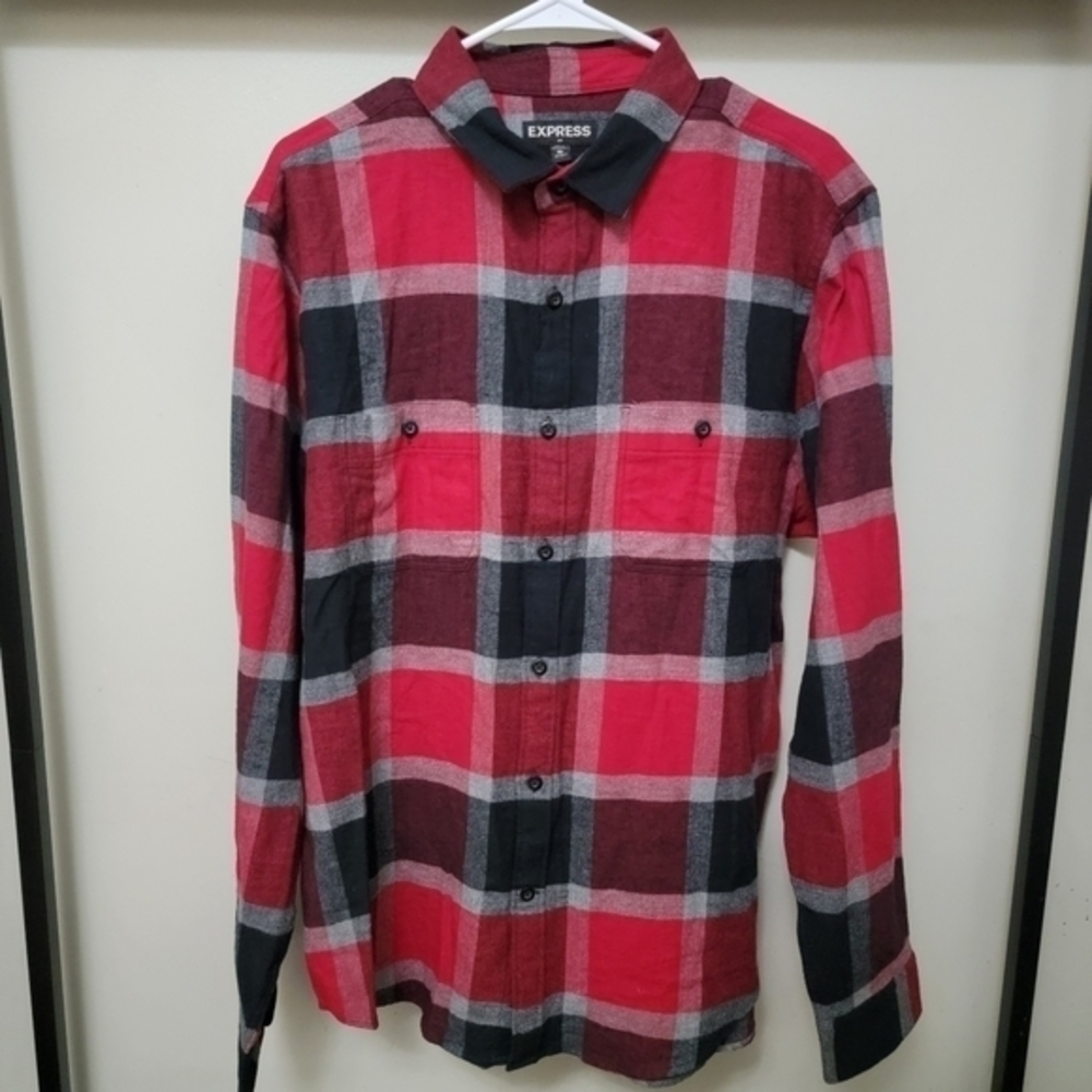 NWT Express Men's Plaid Flannel Button Dow…